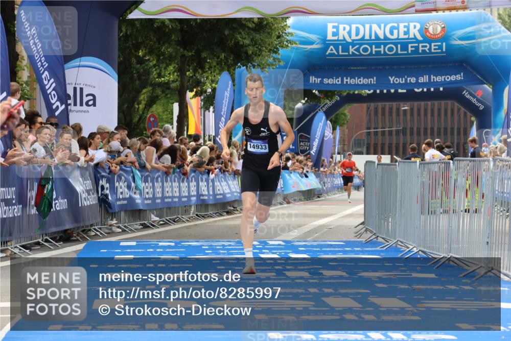 29.06.2025 - hella hamburg halbmarathon Strokosch-Dieckow http://msf.ph/oto/8285997 29.06.2025 10:21:16 Ziel 14933 meine-sportfotos.de