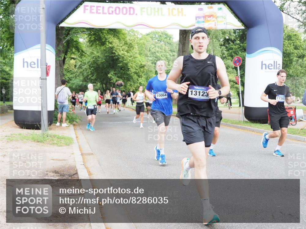 29.06.2025 - hella hamburg halbmarathon MichiJ http://msf.ph/oto/8286035 29.06.2025 10:32:58 Zwischen KM18-KM19 1520, 1600, 10064, 10313, 12154, 13123, 13996, 14351, 15334, 15666, 17381, 17382, 18513, 18806 meine-sportfotos.de