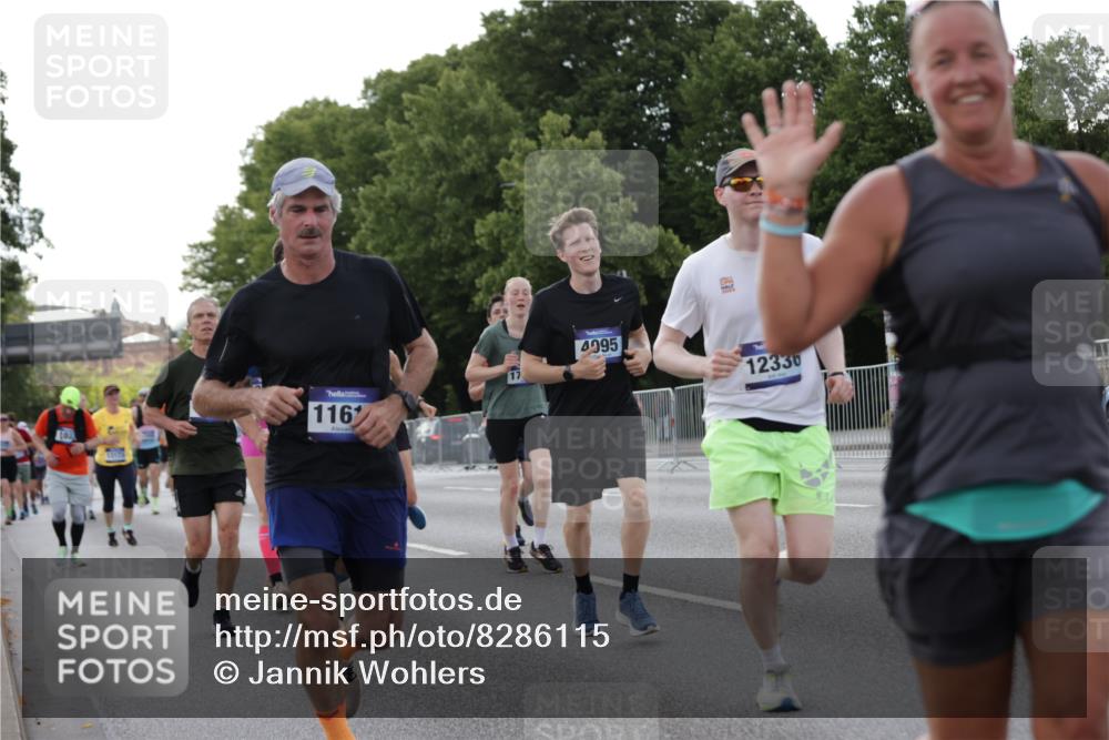 29.06.2025 - hella hamburg halbmarathon Jannik Wohlers http://msf.ph/oto/8286115 29.06.2025 10:03:30 Lombardsbrücke 1032, 1355, 1367, 2277, 3488, 4095, 4488, 5363, 5613, 7006, 7306, 7485, 8421, 8422, 8423, 8469, 8727, 9280, 9899, 11402, 11614, 12336, 12653, 13173, 13583, 15520, 16113, 16621, 17098, 17955, 18111, 18985 meine-sportfotos.de
