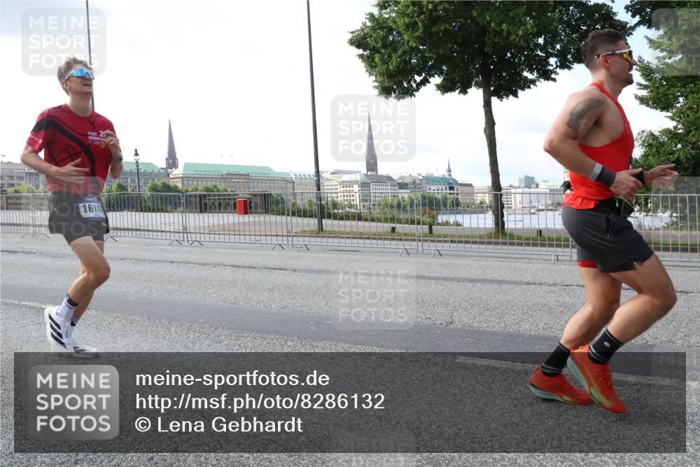 29.06.2025 - hella hamburg halbmarathon Lena Gebhardt http://msf.ph/oto/8286132 29.06.2025 09:45:55 Lombardsbrücke 16148, 57, 1080, 1686, 1707, 1894, 2460, 2525, 2689, 3809, 4129, 4463, 4679, 4698, 4749, 4812, 5187, 5550, 6169, 6358, 6495, 6878, 7055, 7186, 7389, 7880, 7965, 8062, 8190, 9345, 9571, 9634, 10017, 10270, 10453, 10484, 10876, 11120, 11199, 11282, 12189, 12232, 12308, 12681, 12691, 12988, 13066, 13167, 13343, 13618, 13686, 13754, 14028, 14167, 14293, 15115, 15689, 16507, 16580, 17768 meine-sportfotos.de