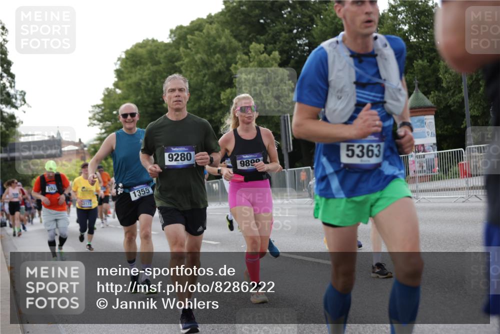 29.06.2025 - hella hamburg halbmarathon Jannik Wohlers http://msf.ph/oto/8286222 29.06.2025 10:03:32 Lombardsbrücke 1032, 1355, 1367, 2277, 3488, 4095, 4488, 5058, 5363, 5613, 6142, 7006, 7017, 7306, 7485, 8421, 8422, 8423, 8469, 8727, 9280, 9899, 11402, 11614, 12336, 12653, 13173, 13583, 15520, 15678, 16099, 16113, 16621, 17098, 17955, 18111, 18985 meine-sportfotos.de