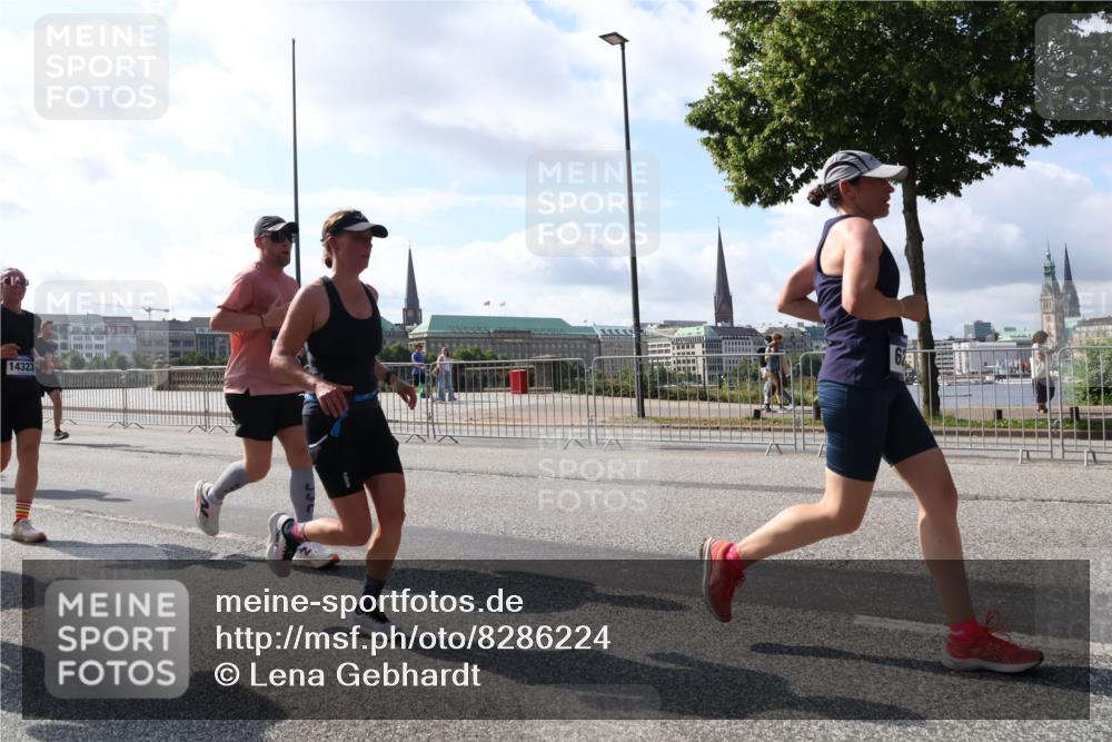 29.06.2025 - hella hamburg halbmarathon Lena Gebhardt http://msf.ph/oto/8286224 29.06.2025 09:58:25 Lombardsbrücke 14323, 1034, 1179, 1190, 1258, 1285, 1335, 1727, 1815, 2029, 2034, 2070, 2138, 2397, 2417, 2518, 2612, 2636, 2656, 2711, 2883, 3041, 3091, 3097, 3251, 3819, 3859, 4120, 4152, 4167, 4814, 4903, 5093, 5259, 5378, 5672, 5721, 5894, 6164, 6272, 6433, 6580, 6592, 6754, 6759, 6877, 6897, 7065, 7409, 7509, 7716, 7724, 7856, 7896, 8154, 8311, 8393, 8508, 8590, 8825, 9012, 9057, 9562, 9656, 10084 meine-sportfotos.de