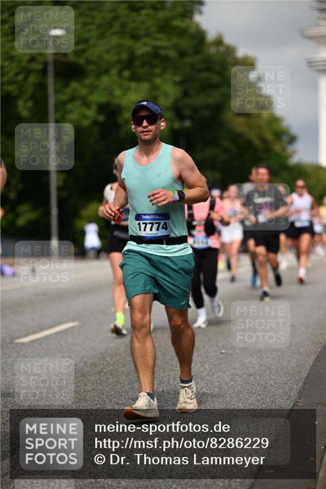 29.06.2025 - hella hamburg halbmarathon Dr. Thomas Lammeyer http://msf.ph/oto/8286229 29.06.2025 10:15:59 Kennedybrücke 1062, 1790, 2661, 3746, 3837, 4499, 6966, 7370, 7474, 8206, 8207, 8368, 9119, 9253, 9254, 9405 meine-sportfotos.de