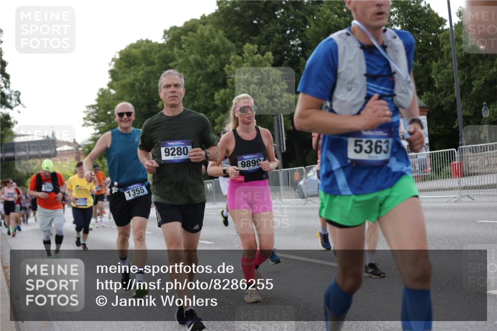 29.06.2025 - hella hamburg halbmarathon Jannik Wohlers http://msf.ph/oto/8286255 29.06.2025 10:03:32 Lombardsbrücke 1032, 1355, 1367, 2277, 3488, 4095, 4488, 5058, 5363, 5613, 6142, 7006, 7017, 7306, 7485, 8421, 8422, 8423, 8469, 8727, 9280, 9899, 11402, 11614, 12336, 12653, 13173, 13583, 15520, 15678, 16099, 16113, 16621, 17098, 17955, 18111, 18985 meine-sportfotos.de