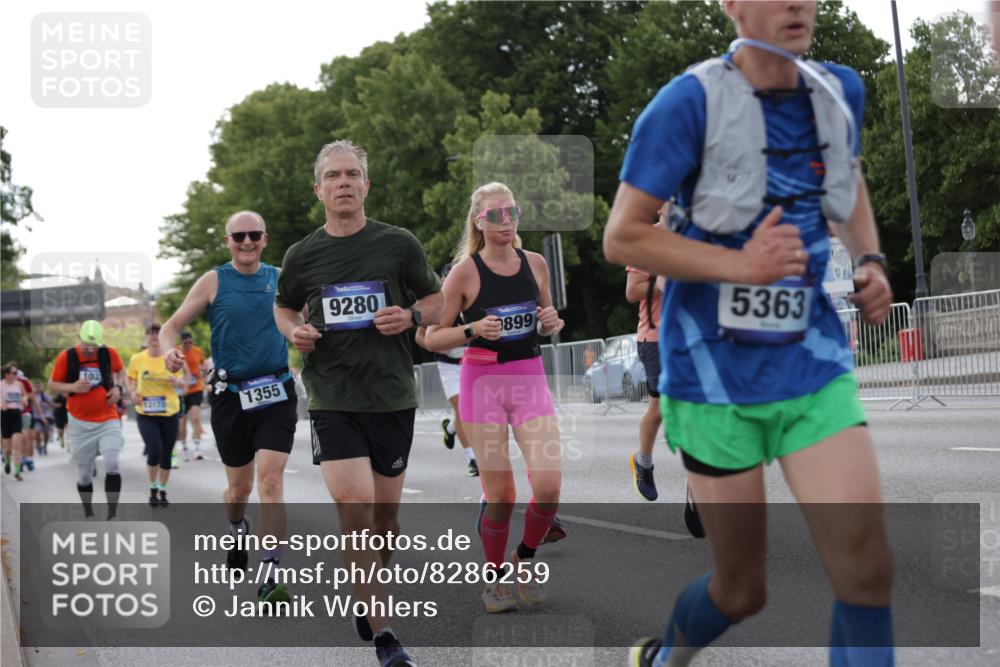 29.06.2025 - hella hamburg halbmarathon Jannik Wohlers http://msf.ph/oto/8286259 29.06.2025 10:03:32 Lombardsbrücke 1032, 1355, 1367, 2277, 3488, 4095, 4488, 5058, 5363, 5613, 6142, 7006, 7017, 7306, 7485, 8421, 8422, 8423, 8469, 8727, 9280, 9899, 11402, 11614, 12336, 12653, 13173, 13583, 15520, 15678, 16099, 16113, 16621, 17098, 17955, 18111, 18985 meine-sportfotos.de