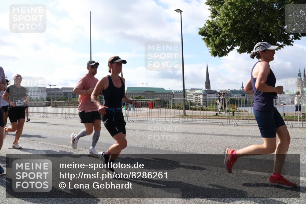 29.06.2025 - hella hamburg halbmarathon Lena Gebhardt http://msf.ph/oto/8286261 29.06.2025 09:58:25 Lombardsbrücke 14323, 1034, 1179, 1190, 1258, 1285, 1335, 1727, 1815, 2029, 2034, 2070, 2138, 2397, 2417, 2518, 2612, 2636, 2656, 2711, 2883, 3041, 3091, 3097, 3251, 3819, 3859, 4120, 4152, 4167, 4814, 4903, 5093, 5259, 5378, 5672, 5721, 5894, 6164, 6272, 6433, 6580, 6592, 6754, 6759, 6877, 6897, 7065, 7409, 7509, 7716, 7724, 7856, 7896, 8154, 8311, 8393, 8508, 8590, 8825, 9012, 9057, 9562, 9656, 10084 meine-sportfotos.de