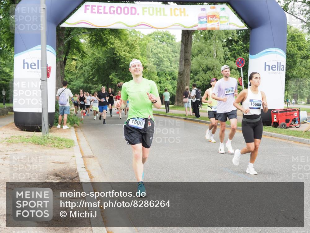 29.06.2025 - hella hamburg halbmarathon MichiJ http://msf.ph/oto/8286264 29.06.2025 10:33:02 Zwischen KM18-KM19 1600, 10064, 10313, 13123, 16689, 17381, 17382, 18185, 18631, 18806 meine-sportfotos.de