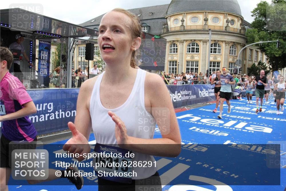 29.06.2025 - hella hamburg halbmarathon Michael Strokosch http://msf.ph/oto/8286291 29.06.2025 10:55:33 Ziel 1130, 2252, 2771, 4951, 5319, 6591, 6938, 8573, 11554, 12544, 12584, 13234, 13267, 14036, 14592, 16213, 16334, 16609, 17603 meine-sportfotos.de