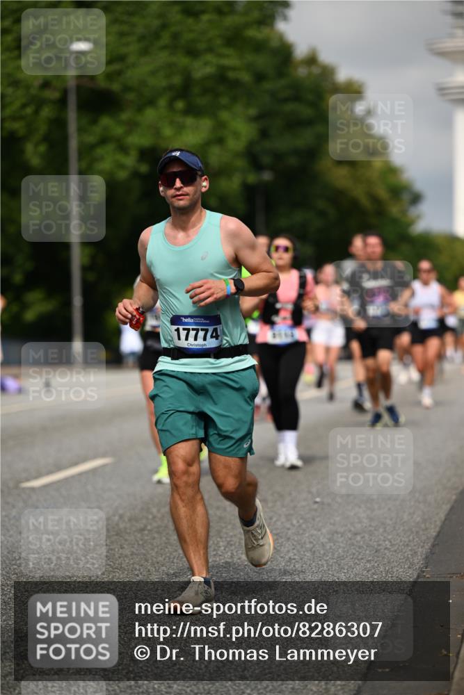 29.06.2025 - hella hamburg halbmarathon Dr. Thomas Lammeyer http://msf.ph/oto/8286307 29.06.2025 10:15:59 Kennedybrücke 1062, 1790, 2661, 3746, 3837, 4499, 6966, 7370, 7474, 8206, 8207, 8368, 9119, 9253, 9254, 9405 meine-sportfotos.de