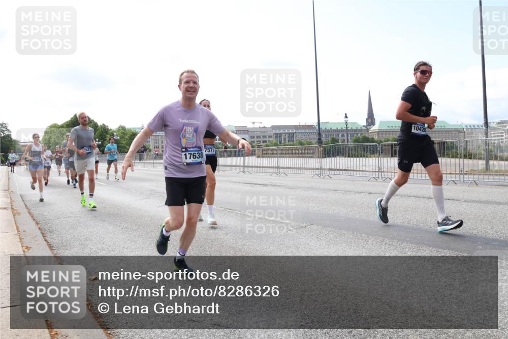 29.06.2025 - hella hamburg halbmarathon Lena Gebhardt http://msf.ph/oto/8286326 29.06.2025 10:11:46 Lombardsbrücke 1328, 1531, 1866, 1992, 3363, 3837, 4227, 5379, 5605, 7571, 8115, 8368, 8807, 8810, 9119, 9191, 9428, 10042, 10372, 10409, 10428, 11321, 11507, 11537, 11755, 11917, 12286, 12473, 13171, 13177, 13203, 13542, 13603, 13939, 13958, 14008, 14149, 14384, 15797, 15945, 16976, 17080, 17638, 17774, 17787, 17866, 18261, 18278, 18382, 18395, 19172 meine-sportfotos.de