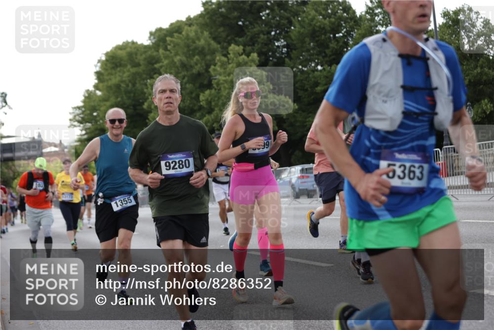 29.06.2025 - hella hamburg halbmarathon Jannik Wohlers http://msf.ph/oto/8286352 29.06.2025 10:03:32 Lombardsbrücke 1032, 1355, 1367, 2277, 3488, 4095, 4488, 5058, 5363, 5613, 6142, 7006, 7017, 7306, 7485, 8421, 8422, 8423, 8469, 8727, 9280, 9899, 11402, 11614, 12336, 12653, 13173, 13583, 15520, 15678, 16099, 16113, 16621, 17098, 17955, 18111, 18985 meine-sportfotos.de