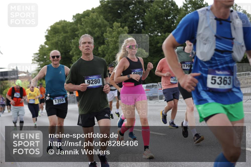 29.06.2025 - hella hamburg halbmarathon Jannik Wohlers http://msf.ph/oto/8286406 29.06.2025 10:03:32 Lombardsbrücke 1032, 1355, 1367, 2277, 3488, 4095, 4488, 5058, 5363, 5613, 6142, 7006, 7017, 7306, 7485, 8421, 8422, 8423, 8469, 8727, 9280, 9899, 11402, 11614, 12336, 12653, 13173, 13583, 15520, 15678, 16099, 16113, 16621, 17098, 17955, 18111, 18985 meine-sportfotos.de