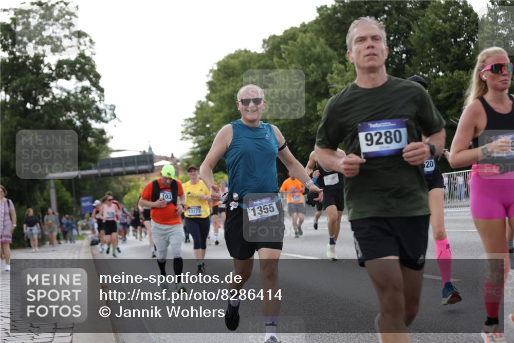 29.06.2025 - hella hamburg halbmarathon Jannik Wohlers http://msf.ph/oto/8286414 29.06.2025 10:03:33 Lombardsbrücke 1032, 1355, 1367, 3488, 4095, 4488, 5058, 5363, 5613, 6142, 7006, 7017, 7306, 7485, 8421, 8422, 8423, 8469, 8727, 9280, 9899, 11614, 12336, 12653, 13173, 13583, 15520, 15678, 16099, 16113, 17098, 17955, 18111, 18985 meine-sportfotos.de
