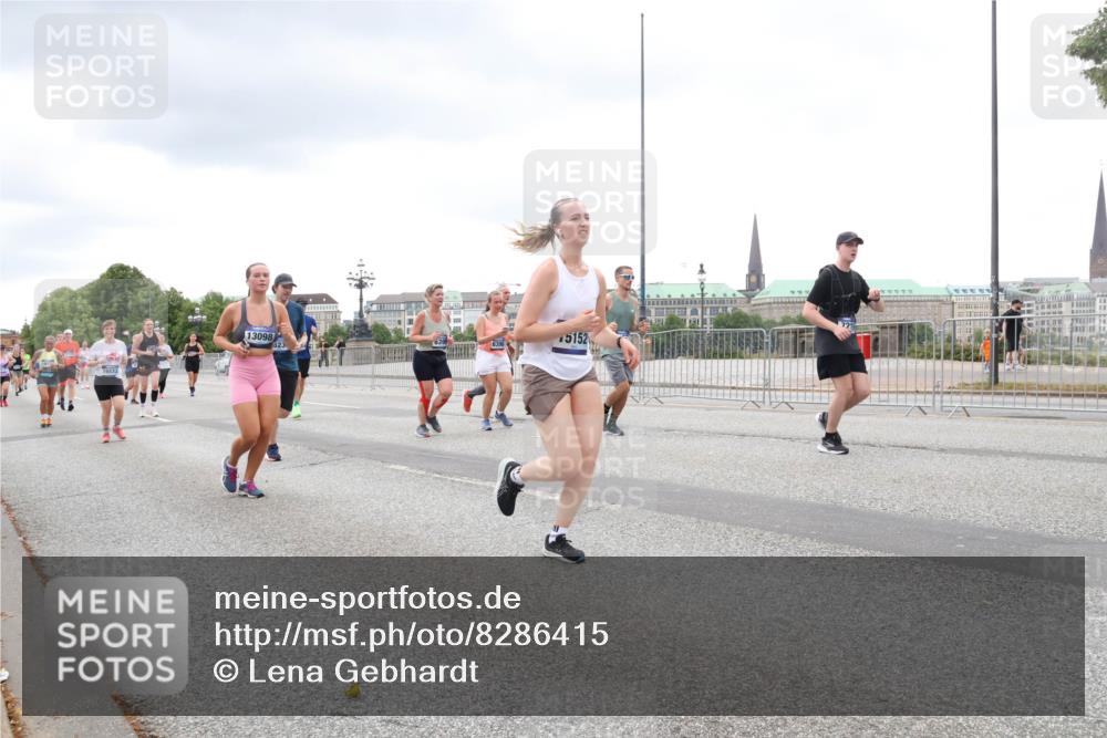29.06.2025 - hella hamburg halbmarathon Lena Gebhardt http://msf.ph/oto/8286415 29.06.2025 10:55:25 Lombardsbrücke 16533, 13098, 5152, 1013, 1616, 1873, 1917, 2090, 2452, 3115, 3157, 3244, 3274, 3577, 4039, 4628, 5040, 5222, 5483, 5487, 6395, 6396, 6944, 7219, 7238, 7548, 7680, 7766, 8403, 8519, 8527, 8626, 9614, 9618, 9857, 9858, 10094, 10109, 10458, 10559, 10593, 10686, 10885, 11109, 11737, 11788, 11908, 12147, 12148, 12695, 12902, 13098, 13230, 13548, 13979, 13980, 14515, 14727, 15152, 15160, 16385 meine-sportfotos.de