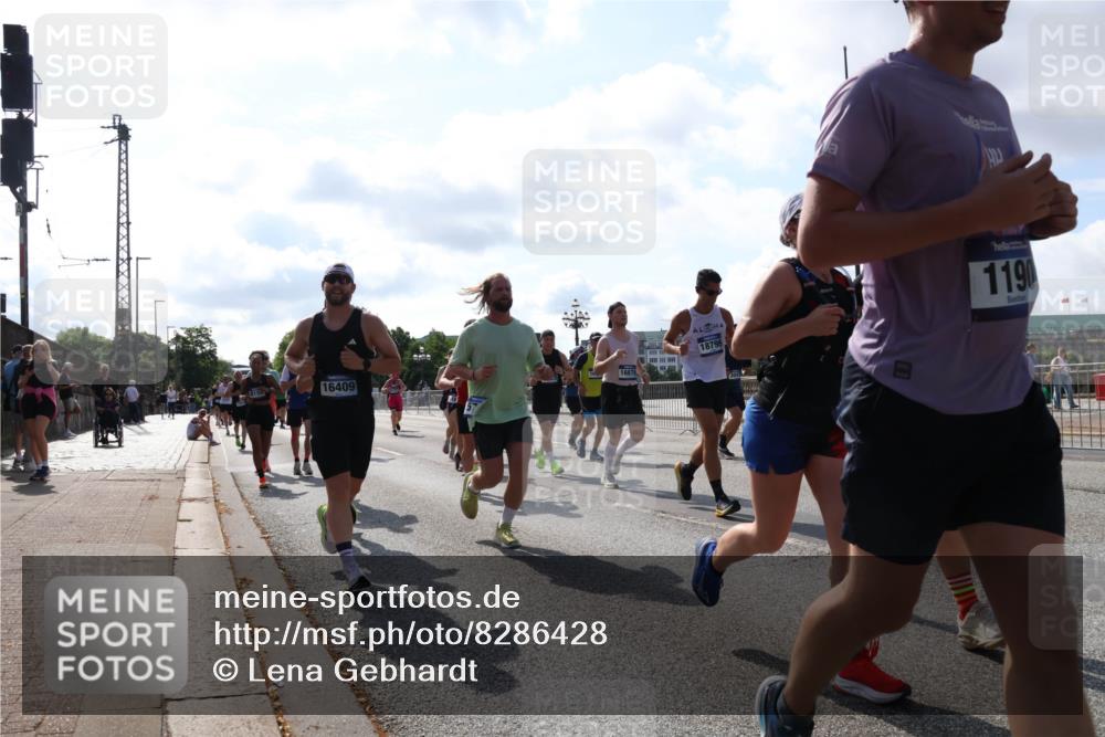 29.06.2025 - hella hamburg halbmarathon Lena Gebhardt http://msf.ph/oto/8286428 29.06.2025 09:58:26 Lombardsbrücke 16409, 16879, 55664, 18799, 1190, 1034, 1179, 1190, 1258, 1285, 1335, 1727, 1815, 2029, 2034, 2070, 2138, 2397, 2417, 2518, 2612, 2636, 2656, 2711, 2883, 2907, 3041, 3091, 3097, 3251, 3819, 3859, 4120, 4152, 4167, 4814, 4903, 5084, 5093, 5259, 5378, 5672, 5721, 5894, 6164, 6272, 6433, 6580, 6592, 6754, 6759, 6877, 6897, 7065, 7409, 7509, 7716, 7724, 7856, 7896, 8154, 8311, 8393, 8508, 8590, 8825, 9012, 9057, 9562, 9656, 10084 meine-sportfotos.de