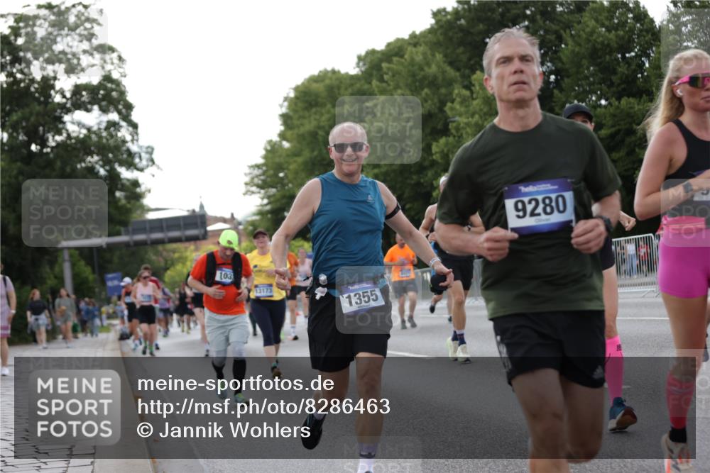 29.06.2025 - hella hamburg halbmarathon Jannik Wohlers http://msf.ph/oto/8286463 29.06.2025 10:03:33 Lombardsbrücke 1032, 1355, 1367, 3488, 4095, 4488, 5058, 5363, 5613, 6142, 7006, 7017, 7306, 7485, 8421, 8422, 8423, 8469, 8727, 9280, 9899, 11614, 12336, 12653, 13173, 13583, 15520, 15678, 16099, 16113, 17098, 17955, 18111, 18985 meine-sportfotos.de