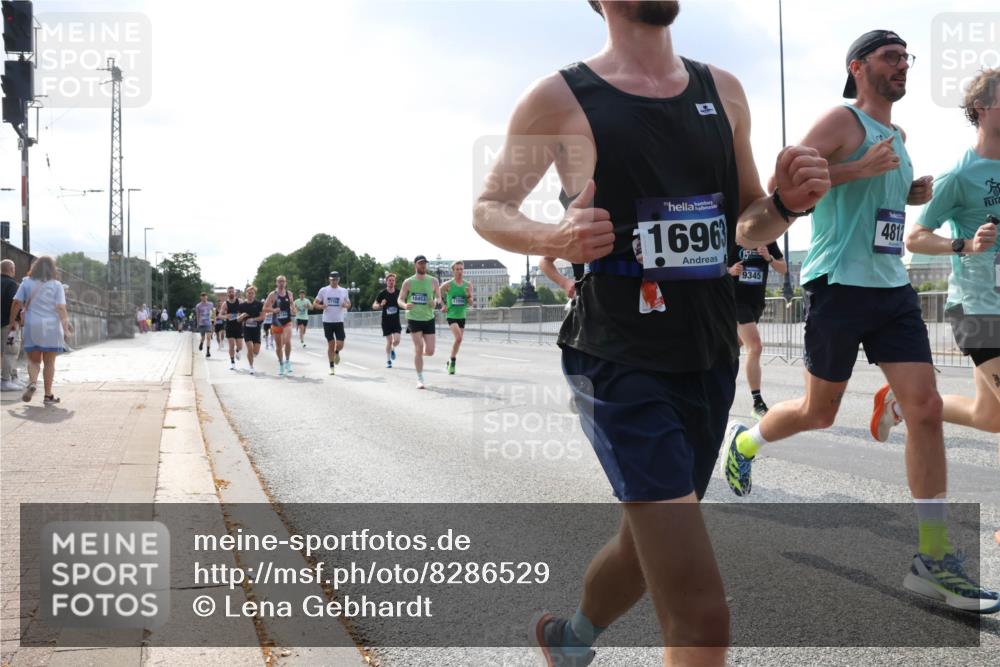 29.06.2025 - hella hamburg halbmarathon Lena Gebhardt http://msf.ph/oto/8286529 29.06.2025 09:46:00 Lombardsbrücke 1045, 1696, 15, 9345, 4812, 1080, 1686, 1707, 1894, 2460, 2525, 2689, 3809, 3843, 4129, 4463, 4679, 4812, 5042, 5187, 5550, 6169, 6495, 6878, 7055, 7186, 7845, 7880, 7965, 8062, 8190, 8956, 9345, 10017, 10270, 10453, 10484, 10876, 11120, 11199, 11282, 11833, 12189, 12232, 12308, 12681, 12691, 13066, 13167, 13343, 13618, 13686, 13754, 14167, 14293, 15115, 15391, 15689, 16507, 16580, 17768 meine-sportfotos.de