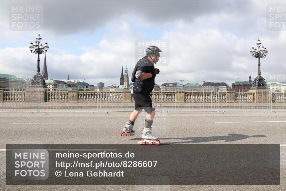 29.06.2025 - hella hamburg halbmarathon Lena Gebhardt http://msf.ph/oto/8286607 29.06.2025 09:05:29 Lombardsbrücke  meine-sportfotos.de