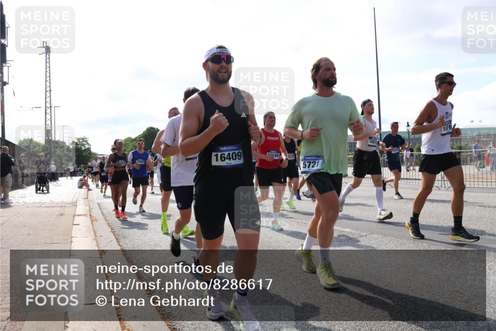 29.06.2025 - hella hamburg halbmarathon Lena Gebhardt http://msf.ph/oto/8286617 29.06.2025 09:58:27 Lombardsbrücke 54, 8867, 16409, 944, 25, 5721, 16879, 1879, 1034, 1179, 1190, 1258, 1285, 1335, 1727, 1815, 2029, 2034, 2070, 2138, 2417, 2518, 2636, 2656, 2711, 2883, 2907, 3041, 3091, 3097, 3819, 3859, 4120, 4152, 4167, 4814, 4903, 5084, 5093, 5259, 5378, 5672, 5721, 5894, 6164, 6272, 6433, 6580, 6592, 6754, 6759, 6877, 6897, 7065, 7409, 7509, 7716, 7724, 7856, 7896, 8154, 8311, 8393, 8508, 8590, 8825, 9012, 9057, 9562, 9656, 10084 meine-sportfotos.de