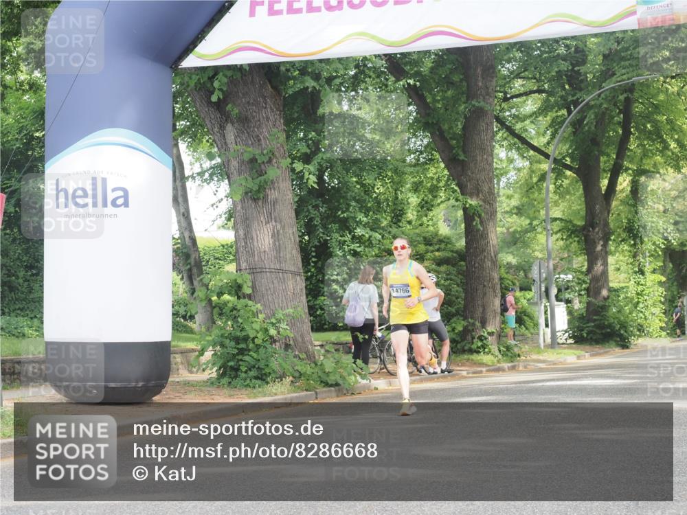 29.06.2025 - hella hamburg halbmarathon KatJ http://msf.ph/oto/8286668 29.06.2025 10:11:42 Zwischen KM18-KM19  meine-sportfotos.de