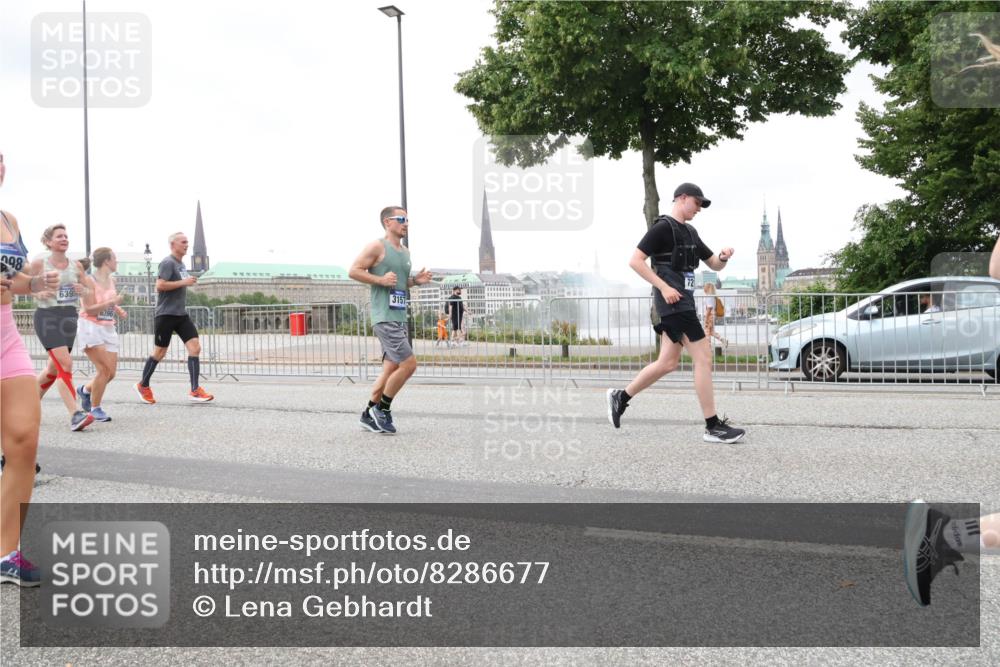 29.06.2025 - hella hamburg halbmarathon Lena Gebhardt http://msf.ph/oto/8286677 29.06.2025 10:55:26 Lombardsbrücke 098, 6395, 3157, 1013, 1616, 1873, 1917, 2090, 2452, 3101, 3115, 3157, 3244, 3274, 3577, 4039, 4628, 5040, 5220, 5222, 5483, 5487, 5575, 6395, 6396, 6944, 7219, 7238, 7548, 7680, 7766, 8403, 8519, 8527, 8626, 9614, 9618, 9857, 9858, 9956, 10094, 10109, 10458, 10559, 10593, 10686, 10885, 11109, 11737, 11788, 11908, 12147, 12148, 12695, 12902, 13098, 13230, 13548, 13979, 13980, 14515, 14727, 15152, 15160, 16385 meine-sportfotos.de