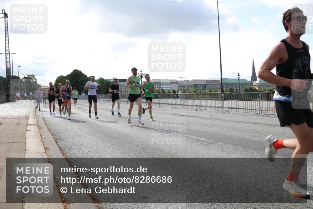 29.06.2025 - hella hamburg halbmarathon Lena Gebhardt http://msf.ph/oto/8286686 29.06.2025 09:46:01 Lombardsbrücke 776, 1080, 1686, 1707, 1894, 2460, 2525, 2689, 3809, 3843, 4129, 4463, 4679, 4812, 5042, 5187, 5550, 6169, 6495, 6878, 7055, 7186, 7845, 7880, 7965, 8062, 8190, 8956, 9345, 10017, 10270, 10453, 10484, 10876, 11120, 11199, 11282, 11833, 12189, 12232, 12308, 12681, 12691, 13066, 13167, 13343, 13618, 13686, 13754, 14167, 14293, 15115, 15391, 15689, 16507, 16580, 17213, 17768 meine-sportfotos.de