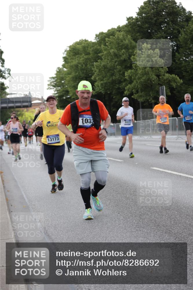 29.06.2025 - hella hamburg halbmarathon Jannik Wohlers http://msf.ph/oto/8286692 29.06.2025 10:03:35 Lombardsbrücke 1032, 1355, 1367, 3488, 4095, 4488, 5058, 5363, 5613, 6142, 6706, 7017, 7306, 7485, 8421, 8422, 8423, 8469, 8727, 9280, 9899, 11614, 12336, 12653, 13173, 13583, 15520, 15678, 16099, 16113, 17098, 18111, 18985 meine-sportfotos.de