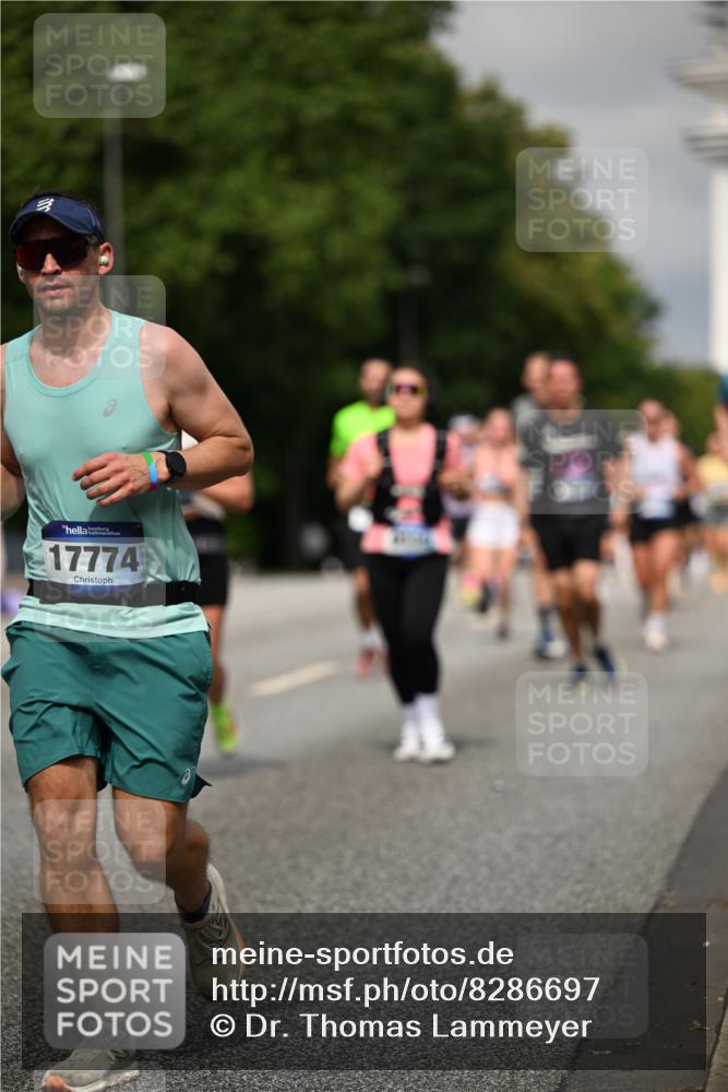 29.06.2025 - hella hamburg halbmarathon Dr. Thomas Lammeyer http://msf.ph/oto/8286697 29.06.2025 10:16:00 Kennedybrücke 1062, 1790, 2661, 3746, 3837, 4499, 6871, 6966, 7370, 7474, 8206, 8207, 9119, 9253, 9254, 9405 meine-sportfotos.de