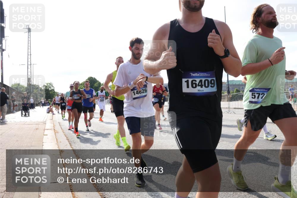 29.06.2025 - hella hamburg halbmarathon Lena Gebhardt http://msf.ph/oto/8286743 29.06.2025 09:58:27 Lombardsbrücke 2656, 18154, 867, 14626, 1870, 16409, 572, 1034, 1179, 1190, 1258, 1285, 1335, 1727, 1815, 2029, 2034, 2070, 2138, 2417, 2518, 2636, 2656, 2711, 2883, 2907, 3041, 3091, 3097, 3819, 3859, 4120, 4152, 4167, 4814, 4903, 5084, 5093, 5259, 5378, 5672, 5721, 5894, 6164, 6272, 6433, 6580, 6592, 6754, 6759, 6877, 6897, 7065, 7409, 7509, 7716, 7724, 7856, 7896, 8154, 8311, 8393, 8508, 8590, 8825, 9012, 9057, 9562, 9656, 10084 meine-sportfotos.de