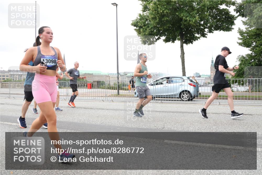 29.06.2025 - hella hamburg halbmarathon Lena Gebhardt http://msf.ph/oto/8286772 29.06.2025 10:55:27 Lombardsbrücke 3098, 15160, 3157, 1013, 1616, 1873, 1917, 2090, 2452, 3101, 3115, 3157, 3244, 3274, 3577, 4039, 4628, 5040, 5220, 5222, 5483, 5487, 5575, 6395, 6396, 6944, 7219, 7238, 7548, 7680, 7766, 8403, 8519, 8527, 8626, 8648, 9614, 9618, 9857, 9858, 9956, 10094, 10109, 10458, 10559, 10593, 10686, 10885, 11109, 11737, 11788, 11908, 12147, 12148, 12695, 12902, 13098, 13230, 13548, 14515, 14727, 15152, 15160, 16385 meine-sportfotos.de