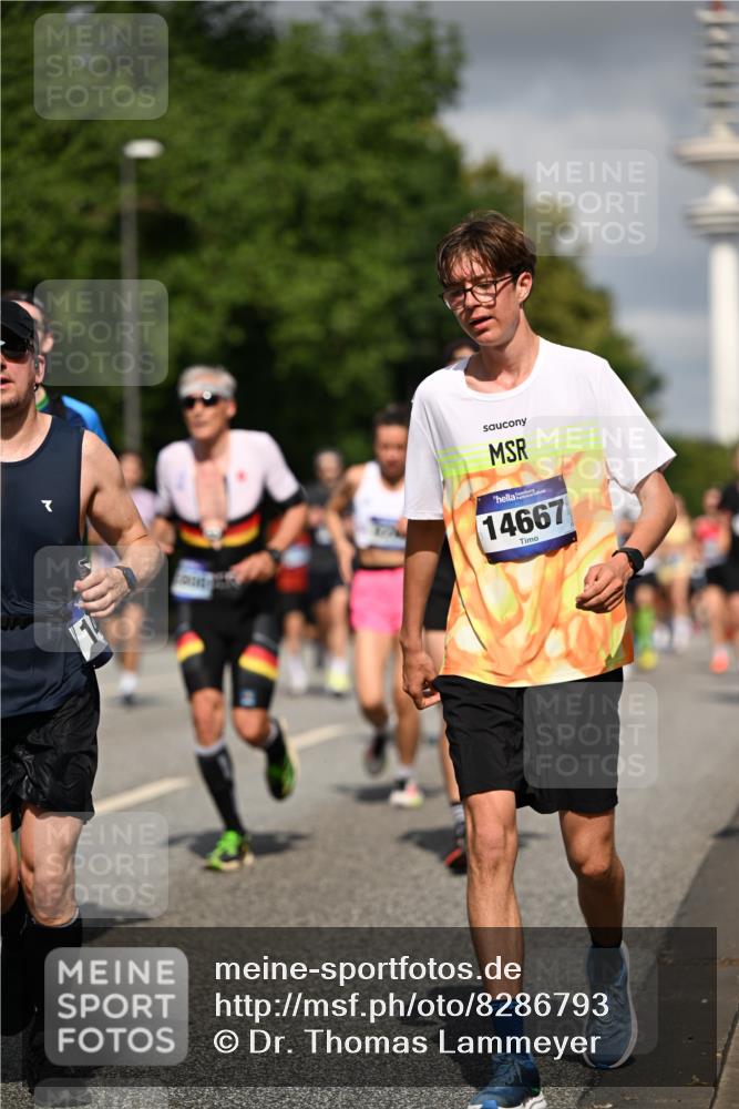 29.06.2025 - hella hamburg halbmarathon Dr. Thomas Lammeyer http://msf.ph/oto/8286793 29.06.2025 09:53:20 Kennedybrücke 1343, 1445, 1615, 1800, 1975, 2324, 2573, 2949, 3136, 3282, 3431, 4303, 4425, 5248, 5889, 6123, 6682, 7495, 7796, 8370, 8465, 8925, 9264, 9265, 9296, 9914, 10930 meine-sportfotos.de