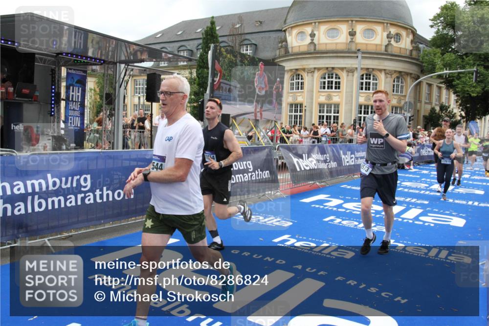 29.06.2025 - hella hamburg halbmarathon Michael Strokosch http://msf.ph/oto/8286824 29.06.2025 10:55:39 Ziel 1120, 2955, 2982, 3037, 4897, 8573, 11039, 11554, 11568, 12196, 12515, 12544, 12584, 13267, 14036, 14592, 15896, 16110, 17615, 18064 meine-sportfotos.de
