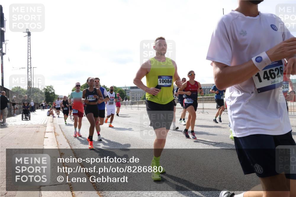 29.06.2025 - hella hamburg halbmarathon Lena Gebhardt http://msf.ph/oto/8286880 29.06.2025 09:58:28 Lombardsbrücke 15014, 2656, 8154, 3859, 10084, 10, 11870, 14626, 244, 1034, 1179, 1190, 1258, 1285, 1335, 1727, 1815, 1946, 1951, 2029, 2034, 2070, 2138, 2417, 2518, 2636, 2656, 2711, 2840, 2883, 2907, 3041, 3091, 3097, 3819, 3859, 4120, 4152, 4167, 4814, 4903, 5077, 5084, 5093, 5259, 5378, 5672, 5721, 5894, 6164, 6272, 6433, 6592, 6754, 6759, 6877, 6897, 7065, 7082, 7409, 7509, 7716, 7724, 7856, 7896, 8154, 8311, 8393, 8508, 8590, 8825, 9012, 9057, 9562, 9656, 10084 meine-sportfotos.de