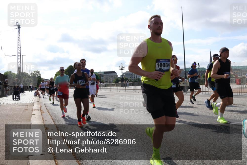 29.06.2025 - hella hamburg halbmarathon Lena Gebhardt http://msf.ph/oto/8286906 29.06.2025 09:58:28 Lombardsbrücke 15914, 656, 8154, 3859, 10084, 70, 1034, 1179, 1190, 1258, 1285, 1335, 1727, 1815, 1946, 1951, 2029, 2034, 2070, 2138, 2417, 2518, 2636, 2656, 2711, 2840, 2883, 2907, 3041, 3091, 3097, 3819, 3859, 4120, 4152, 4167, 4814, 4903, 5077, 5084, 5093, 5259, 5378, 5672, 5721, 5894, 6164, 6272, 6433, 6592, 6754, 6759, 6877, 6897, 7065, 7082, 7409, 7509, 7716, 7724, 7856, 7896, 8154, 8311, 8393, 8508, 8590, 8825, 9012, 9057, 9562, 9656, 10084 meine-sportfotos.de