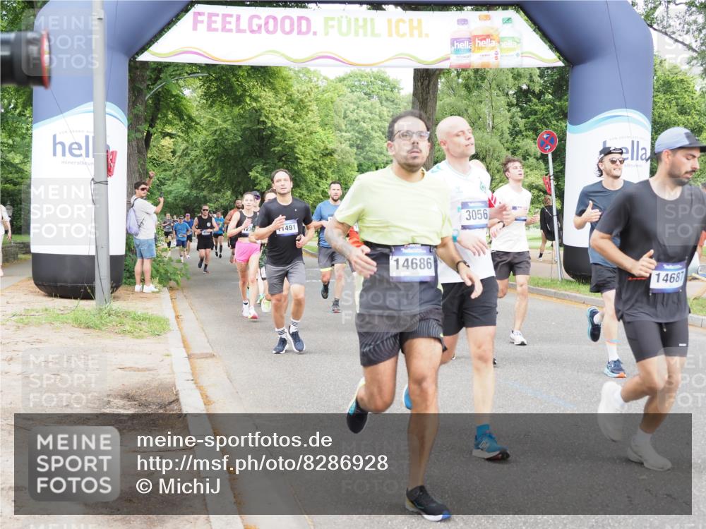 29.06.2025 - hella hamburg halbmarathon MichiJ http://msf.ph/oto/8286928 29.06.2025 10:33:11 Zwischen KM18-KM19 1171, 1413, 2890, 2970, 3056, 3917, 4915, 5623, 5884, 6266, 7325, 7843, 8928, 10596, 11491, 14464, 14686, 14687, 15760, 16506, 16685, 18055, 18407, 18718 meine-sportfotos.de