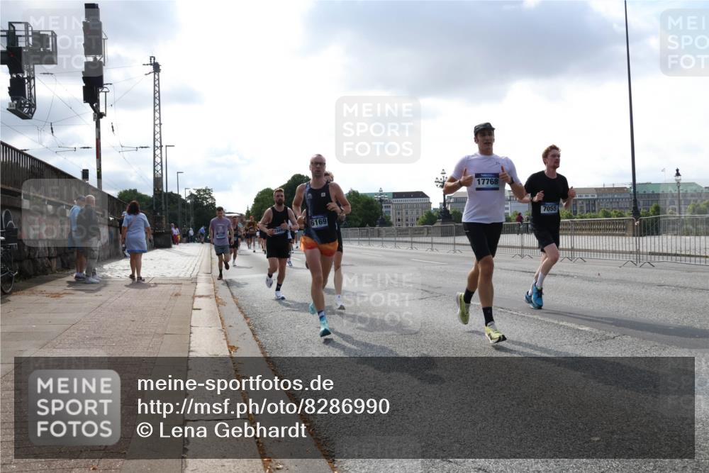 29.06.2025 - hella hamburg halbmarathon Lena Gebhardt http://msf.ph/oto/8286990 29.06.2025 09:46:03 Lombardsbrücke 6169, 1669, 17768, 7055, 1080, 1686, 1707, 1894, 2460, 2525, 2689, 3809, 3843, 3955, 4463, 4679, 4812, 5042, 5187, 5550, 6169, 6495, 6878, 7055, 7186, 7845, 7880, 7965, 8062, 8190, 8956, 9345, 10017, 10270, 10453, 10484, 10876, 11120, 11199, 11282, 11833, 12189, 12232, 12308, 12681, 12691, 13066, 13167, 13343, 13618, 13686, 13754, 14167, 14276, 14293, 15115, 15391, 15689, 16507, 16580, 17213, 17768 meine-sportfotos.de