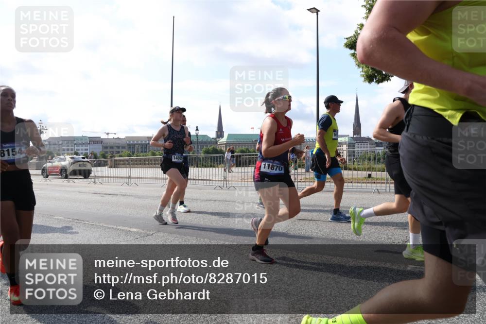 29.06.2025 - hella hamburg halbmarathon Lena Gebhardt http://msf.ph/oto/8287015 29.06.2025 09:58:29 Lombardsbrücke 8154, 14805, 11870, 1034, 1179, 1190, 1258, 1285, 1335, 1727, 1815, 1946, 1951, 2029, 2034, 2070, 2138, 2417, 2518, 2636, 2656, 2711, 2840, 2883, 2907, 3041, 3091, 3097, 3819, 3859, 3952, 4120, 4152, 4167, 4814, 4903, 5077, 5084, 5093, 5259, 5378, 5672, 5721, 5894, 6164, 6272, 6433, 6592, 6657, 6754, 6759, 6877, 6897, 7065, 7082, 7409, 7509, 7716, 7724, 7856, 7896, 8154, 8311, 8393, 8508, 8590, 8825, 9012, 9057, 9562, 9656, 10084 meine-sportfotos.de