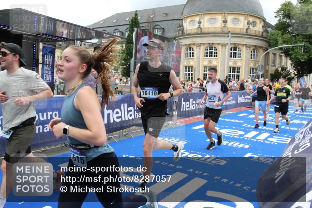 29.06.2025 - hella hamburg halbmarathon Michael Strokosch http://msf.ph/oto/8287057 29.06.2025 10:55:41 Ziel 1120, 1143, 1834, 2955, 2982, 3037, 4897, 8255, 8573, 8618, 10212, 11039, 11554, 11568, 12196, 12515, 12544, 14909, 15896, 16110, 17615, 18064 meine-sportfotos.de
