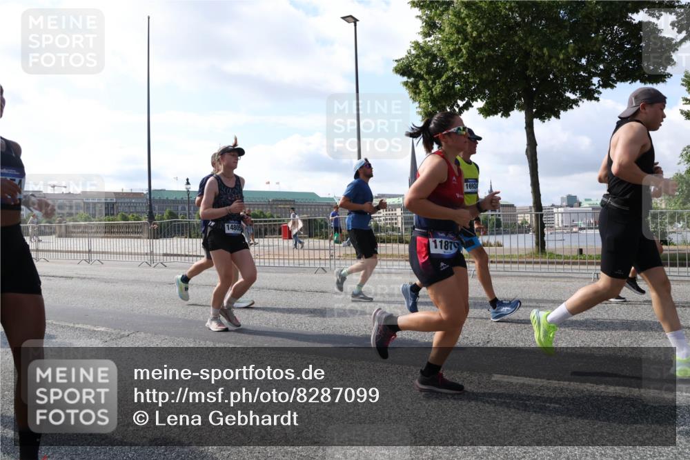 29.06.2025 - hella hamburg halbmarathon Lena Gebhardt http://msf.ph/oto/8287099 29.06.2025 09:58:29 Lombardsbrücke 14805, 11870, 16924, 1034, 1179, 1190, 1258, 1285, 1335, 1727, 1815, 1946, 1951, 2029, 2034, 2070, 2138, 2417, 2518, 2636, 2656, 2711, 2840, 2883, 2907, 3041, 3091, 3097, 3819, 3859, 3952, 4120, 4152, 4167, 4814, 4903, 5077, 5084, 5093, 5259, 5378, 5672, 5721, 5894, 6164, 6272, 6433, 6592, 6657, 6754, 6759, 6877, 6897, 7065, 7082, 7409, 7509, 7716, 7724, 7856, 7896, 8154, 8311, 8393, 8508, 8590, 8825, 9012, 9057, 9562, 9656, 10084 meine-sportfotos.de