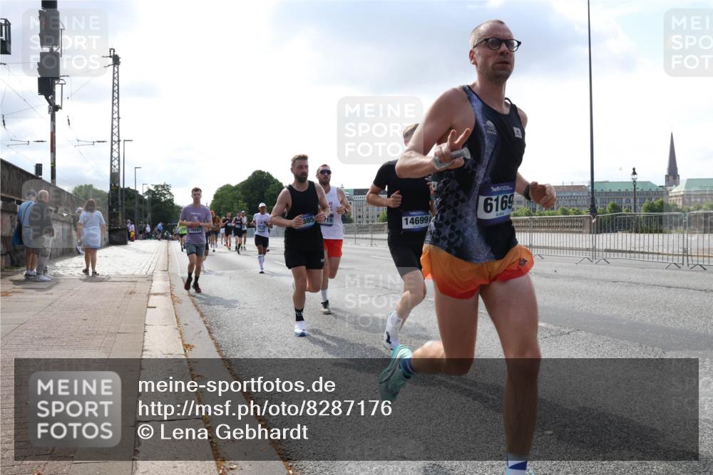 29.06.2025 - hella hamburg halbmarathon Lena Gebhardt http://msf.ph/oto/8287176 29.06.2025 09:46:04 Lombardsbrücke 16507, 595, 15, 14699, 6169, 1080, 1686, 1707, 1894, 2460, 2525, 3809, 3843, 3955, 4463, 4679, 4812, 5042, 5187, 5550, 6169, 6495, 6878, 7055, 7186, 7845, 7880, 7965, 8062, 8190, 8864, 8956, 9345, 10270, 10453, 10484, 10876, 11120, 11199, 11282, 11833, 12189, 12232, 12308, 12681, 13066, 13167, 13343, 13618, 13686, 13754, 14167, 14276, 14293, 15115, 15391, 15689, 16507, 16580, 17213, 17768 meine-sportfotos.de