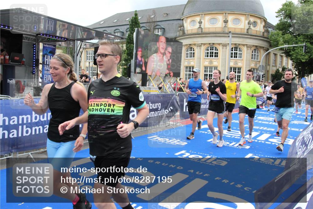 29.06.2025 - hella hamburg halbmarathon Michael Strokosch http://msf.ph/oto/8287195 29.06.2025 10:55:43 Ziel 1120, 1143, 1834, 2955, 2982, 3037, 4897, 6924, 8255, 8618, 10212, 11039, 11568, 12196, 12483, 12515, 14909, 15896, 16110, 17615, 18064, 18190 meine-sportfotos.de