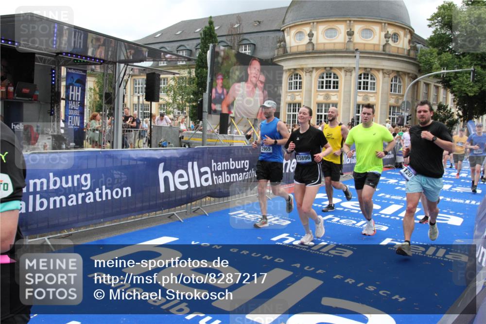 29.06.2025 - hella hamburg halbmarathon Michael Strokosch http://msf.ph/oto/8287217 29.06.2025 10:55:44 Ziel 1120, 1143, 1834, 2955, 2982, 3037, 4897, 5021, 6924, 8255, 8618, 10212, 11039, 12483, 12515, 14365, 14909, 15896, 18064, 18190 meine-sportfotos.de