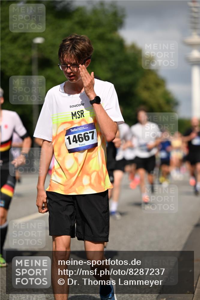 29.06.2025 - hella hamburg halbmarathon Dr. Thomas Lammeyer http://msf.ph/oto/8287237 29.06.2025 09:53:21 Kennedybrücke 1343, 1445, 1615, 1800, 1975, 2324, 2573, 2949, 3136, 3282, 3431, 3530, 4303, 4425, 5248, 5889, 6123, 6682, 7495, 7796, 8370, 8629, 8925, 9264, 9265, 9294, 9296, 10930 meine-sportfotos.de