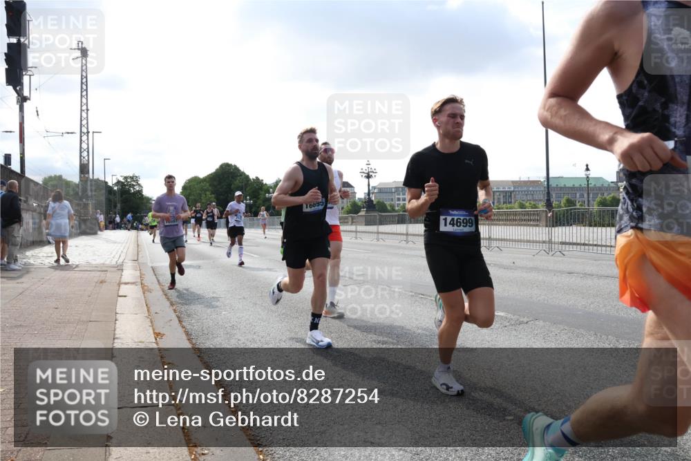 29.06.2025 - hella hamburg halbmarathon Lena Gebhardt http://msf.ph/oto/8287254 29.06.2025 09:46:04 Lombardsbrücke 16695, 14699, 60, 10, 1080, 1686, 1707, 1894, 2460, 2525, 3809, 3843, 3955, 4463, 4679, 4812, 5042, 5187, 5550, 6169, 6495, 6878, 7055, 7186, 7845, 7880, 7965, 8062, 8190, 8864, 8956, 9345, 10270, 10453, 10484, 10876, 11120, 11199, 11282, 11833, 12189, 12232, 12308, 12681, 13066, 13167, 13343, 13618, 13686, 13754, 14167, 14276, 14293, 15115, 15391, 15689, 16507, 16580, 17213, 17768 meine-sportfotos.de
