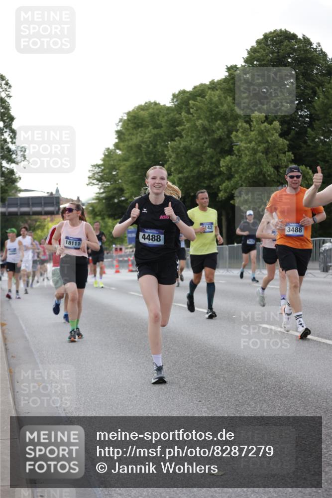 29.06.2025 - hella hamburg halbmarathon Jannik Wohlers http://msf.ph/oto/8287279 29.06.2025 10:03:38 Lombardsbrücke 1032, 1355, 3488, 4095, 4488, 5058, 5363, 5613, 6142, 6706, 7017, 7306, 7485, 8177, 8421, 8422, 8423, 8469, 9526, 9899, 11511, 11614, 12336, 12653, 13173, 13583, 15520, 15525, 15678, 16099, 16113, 17098, 17860, 17880, 18111, 18985 meine-sportfotos.de