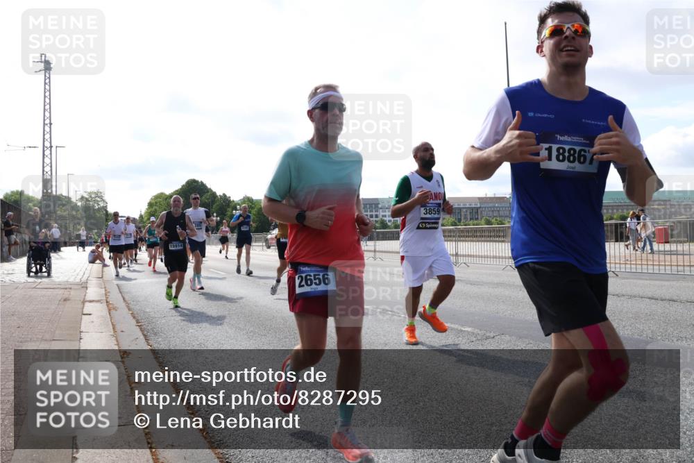29.06.2025 - hella hamburg halbmarathon Lena Gebhardt http://msf.ph/oto/8287295 29.06.2025 09:58:30 Lombardsbrücke 15914, 2656, 3859, 18867, 1034, 1179, 1190, 1258, 1285, 1335, 1727, 1815, 1946, 1951, 2029, 2034, 2070, 2138, 2417, 2518, 2636, 2656, 2711, 2840, 2883, 2907, 3041, 3097, 3819, 3859, 3952, 4120, 4152, 4167, 4814, 4903, 5077, 5084, 5093, 5259, 5378, 5672, 5721, 5894, 6164, 6272, 6433, 6592, 6657, 6754, 6759, 6877, 6897, 7082, 7369, 7409, 7509, 7716, 7724, 7856, 7896, 8154, 8311, 8393, 8508, 8590, 8639, 8825, 9012, 9057, 9562, 9656, 10084 meine-sportfotos.de