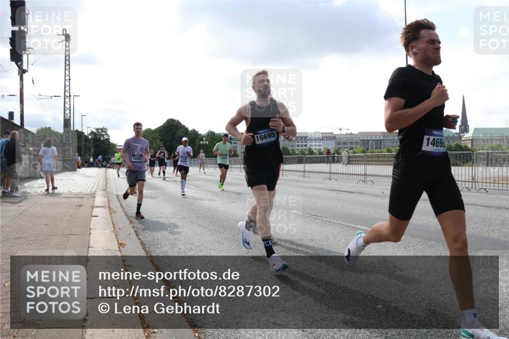29.06.2025 - hella hamburg halbmarathon Lena Gebhardt http://msf.ph/oto/8287302 29.06.2025 09:46:04 Lombardsbrücke 16507, 16695, 14699, 1080, 1686, 1707, 1894, 2460, 2525, 3809, 3843, 3955, 4463, 4679, 4812, 5042, 5187, 5550, 6169, 6495, 6878, 7055, 7186, 7845, 7880, 7965, 8062, 8190, 8864, 8956, 9345, 10270, 10453, 10484, 10876, 11120, 11199, 11282, 11833, 12189, 12232, 12308, 12681, 13066, 13167, 13343, 13618, 13686, 13754, 14167, 14276, 14293, 15115, 15391, 15689, 16507, 16580, 17213, 17768 meine-sportfotos.de