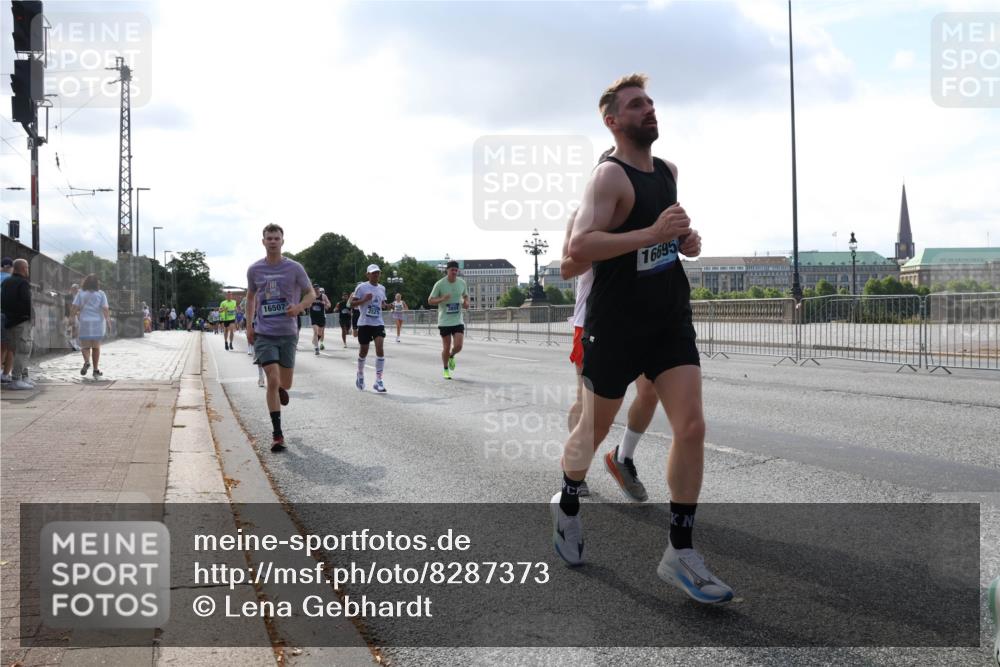 29.06.2025 - hella hamburg halbmarathon Lena Gebhardt http://msf.ph/oto/8287373 29.06.2025 09:46:05 Lombardsbrücke 16507, 16695, 1080, 1686, 1707, 1894, 2460, 2525, 3809, 3843, 3955, 4463, 4679, 4812, 5042, 5187, 5550, 6169, 6495, 6878, 7055, 7186, 7845, 7880, 7901, 7965, 8062, 8190, 8864, 8956, 9345, 10270, 10453, 10484, 10876, 11120, 11199, 11282, 11833, 12189, 12232, 12308, 12681, 13066, 13167, 13252, 13343, 13618, 13686, 13754, 14167, 14276, 14293, 15115, 15391, 15689, 16507, 16580, 17213, 17768 meine-sportfotos.de