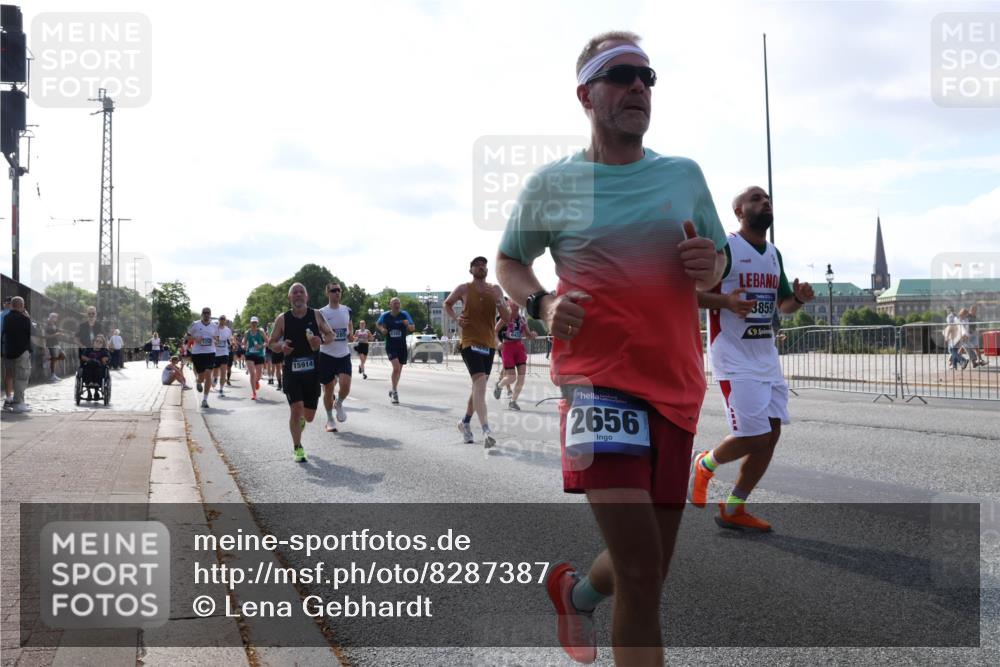 29.06.2025 - hella hamburg halbmarathon Lena Gebhardt http://msf.ph/oto/8287387 29.06.2025 09:58:30 Lombardsbrücke 15914, 2656, 3859, 1034, 1179, 1190, 1258, 1285, 1335, 1727, 1815, 1946, 1951, 2029, 2034, 2070, 2138, 2417, 2518, 2636, 2656, 2711, 2840, 2883, 2907, 3041, 3097, 3819, 3859, 3952, 4120, 4152, 4167, 4814, 4903, 5077, 5084, 5093, 5259, 5378, 5672, 5721, 5894, 6164, 6272, 6433, 6592, 6657, 6754, 6759, 6877, 6897, 7082, 7369, 7409, 7509, 7716, 7724, 7856, 7896, 8154, 8311, 8393, 8508, 8590, 8639, 8825, 9012, 9057, 9562, 9656, 10084 meine-sportfotos.de