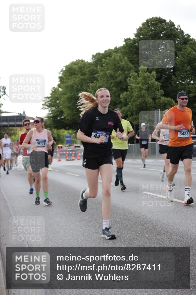 29.06.2025 - hella hamburg halbmarathon Jannik Wohlers http://msf.ph/oto/8287411 29.06.2025 10:03:39 Lombardsbrücke 1032, 1355, 3488, 4095, 4488, 5058, 5363, 5613, 6142, 6706, 7017, 7485, 8177, 8421, 8422, 8423, 8469, 9526, 9899, 11511, 11614, 12336, 12653, 13173, 13583, 15520, 15525, 15678, 16099, 16113, 17098, 17860, 17880, 18111, 18985 meine-sportfotos.de
